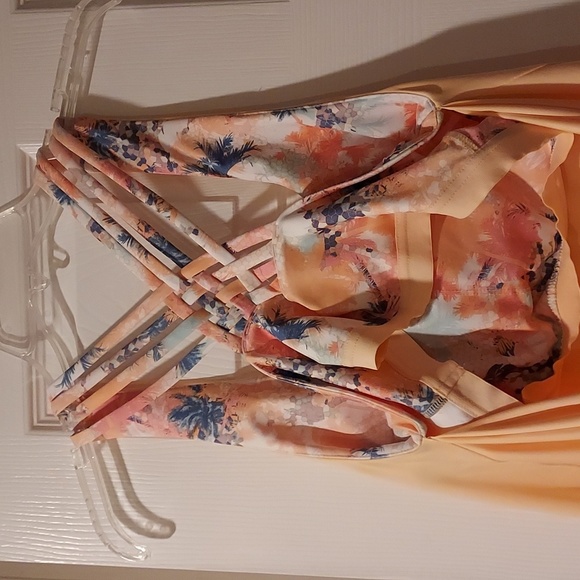 Women's Size L Zelos Peach Tankini Top W/ Built-in Bra - Picture 5 of 9